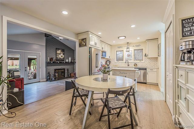 19187 Sunset Street, Livonia, MI 48152