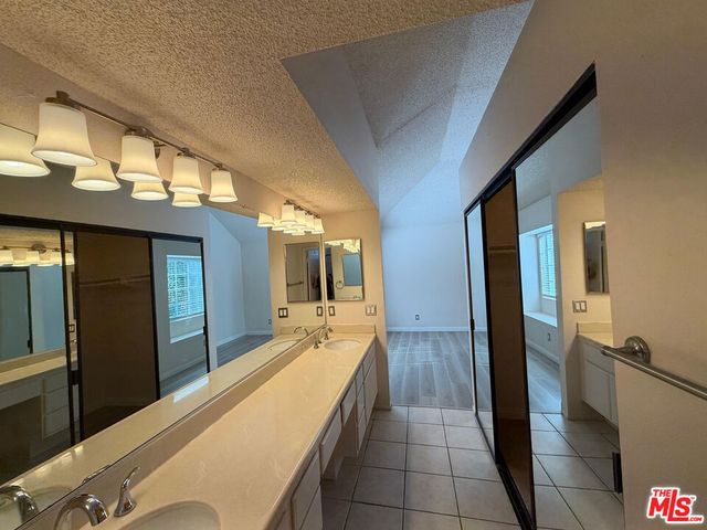 5740 Canterbury Drive, Culver City, CA 90230