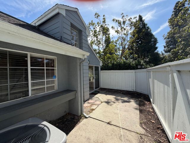 5740 Canterbury Drive, Culver City, CA 90230