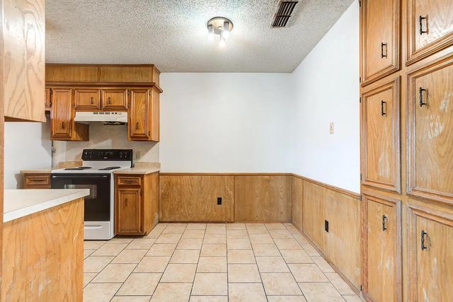 7405 Waco Avenue, D, Lubbock, TX 79423