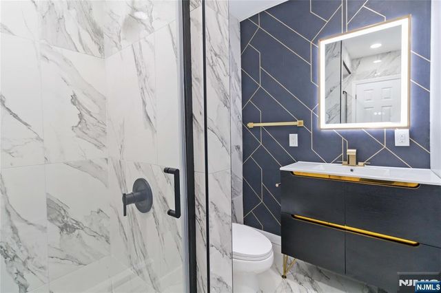 451 Sagamore Avenue, Teaneck, NJ 07666