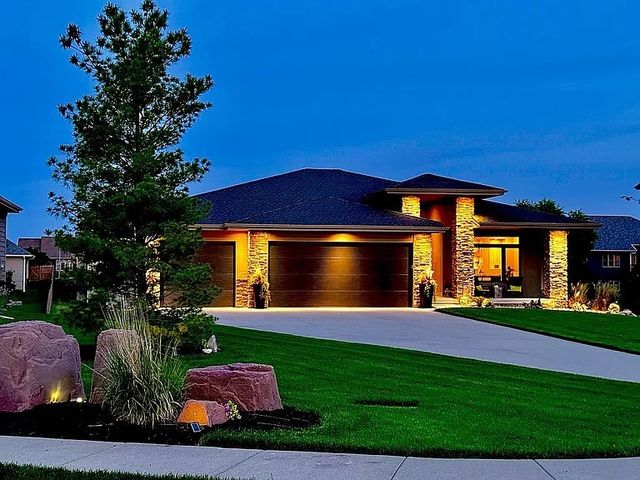 1605 NE Silkwood Court, Grimes, IA 50111