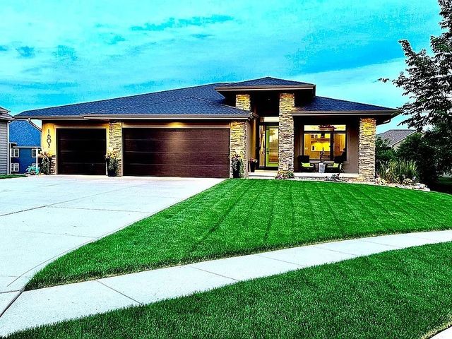 1605 NE Silkwood Court, Grimes, IA 50111