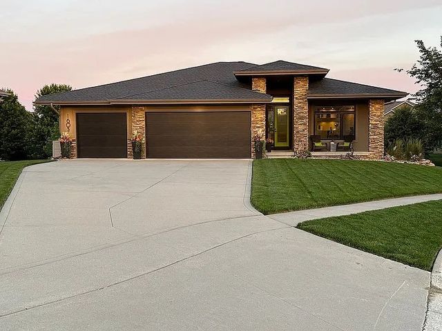 1605 NE Silkwood Court, Grimes, IA 50111