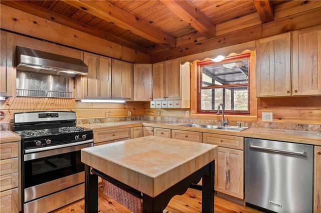 891 Deerfield Drive, Clayton, GA 30525