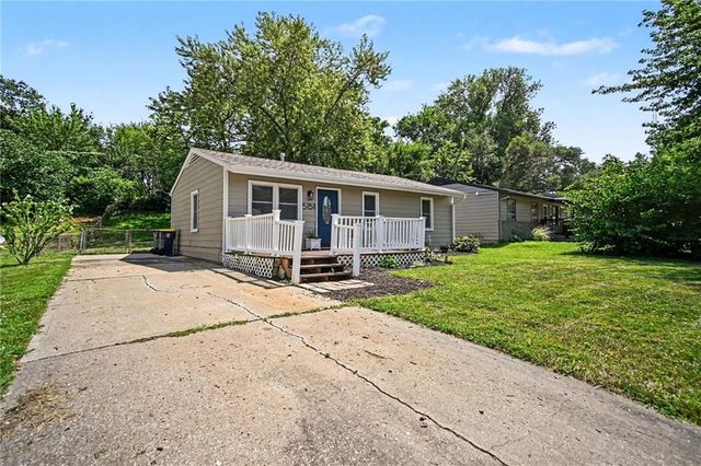 5151 N Corrington Avenue, Kansas City, MO 64119