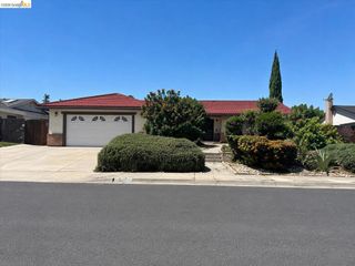 1857 Heatherwood Dr, Pittsburg, CA 94565