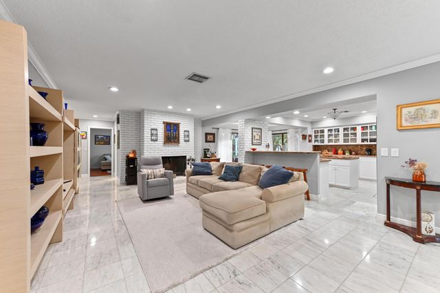 9351 NW 44th Place, Coral Springs, FL 33065