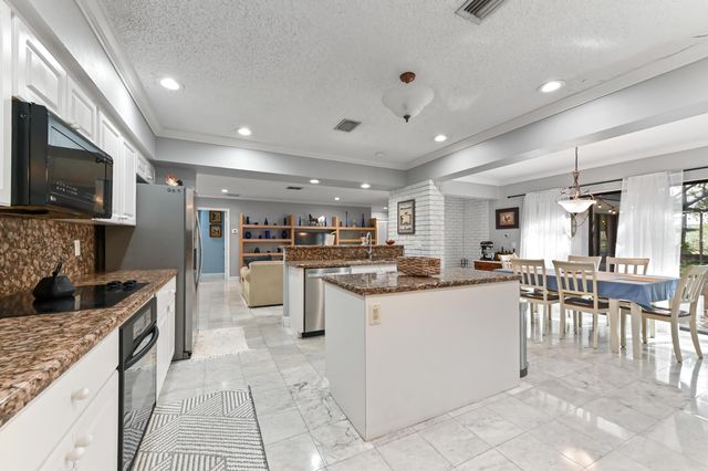 9351 NW 44th Place, Coral Springs, FL 33065