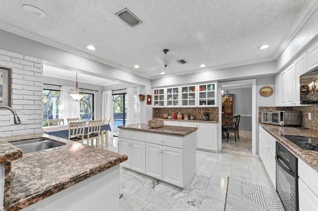 9351 NW 44th Place, Coral Springs, FL 33065