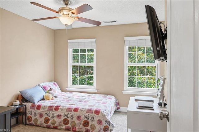 2107 Sunset Maple LN, Chesapeake, VA 23323