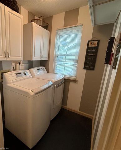 2107 Sunset Maple LN, Chesapeake, VA 23323