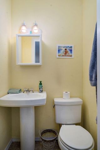 1338 Blackberry Lane, Crane, MO 65633