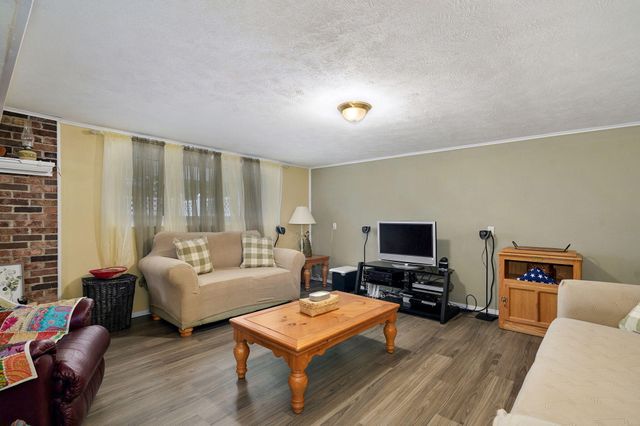 1338 Blackberry Lane, Crane, MO 65633