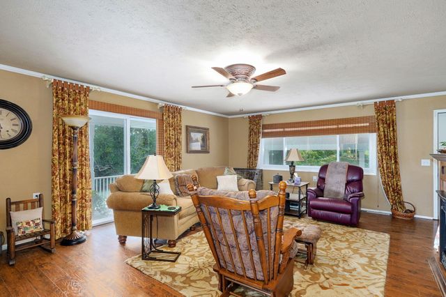 1338 Blackberry Lane, Crane, MO 65633