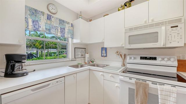 8370 WINGATE DRIVE 716, Sarasota, FL 34238