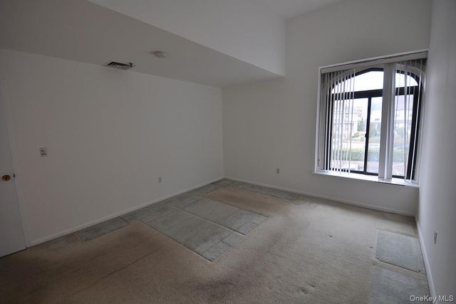 55 McKinley D1-13, White Plains, NY 10606