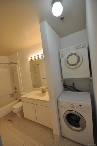55 McKinley D1-13, White Plains, NY 10606
