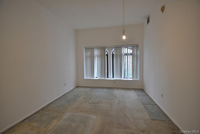 55 McKinley D1-13, White Plains, NY 10606
