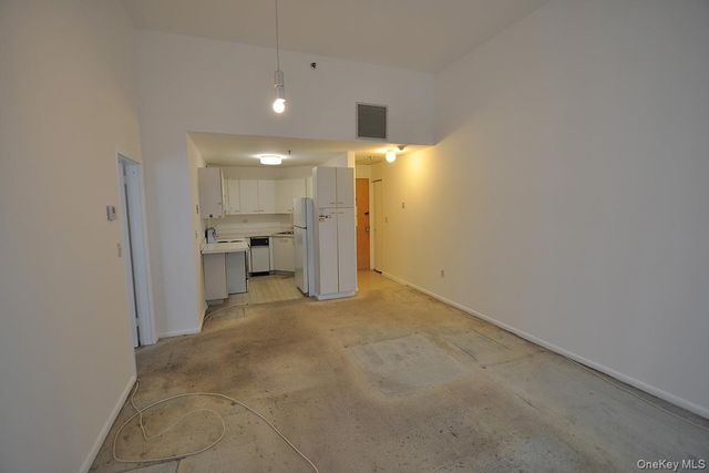 55 McKinley D1-13, White Plains, NY 10606