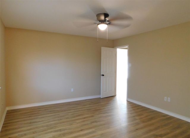 500 Wanta Hide A Way DR, Spicewood, TX 78669