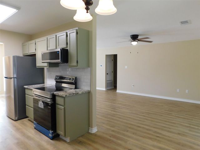 500 Wanta Hide A Way DR, Spicewood, TX 78669