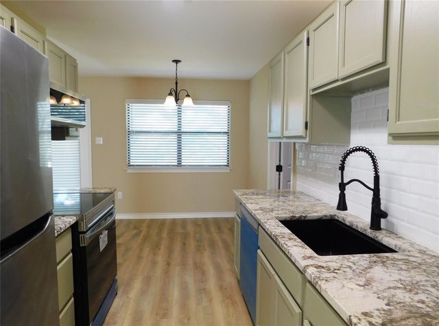 500 Wanta Hide A Way DR, Spicewood, TX 78669