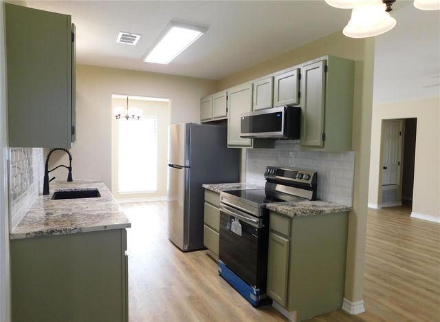 500 Wanta Hide A Way DR, Spicewood, TX 78669