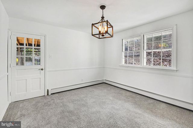 542 UPPER WEADLEY RD, Wayne, PA 19087