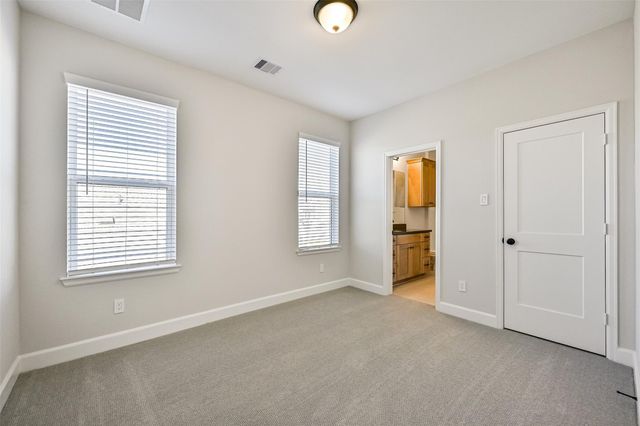 2519 S Houston Avenue, Pearland, TX 77581