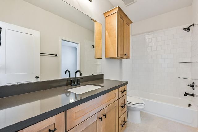 2519 S Houston Avenue, Pearland, TX 77581