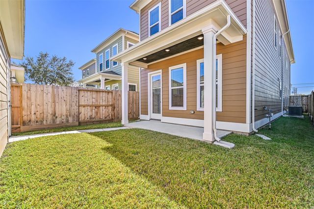 2519 S Houston Avenue, Pearland, TX 77581