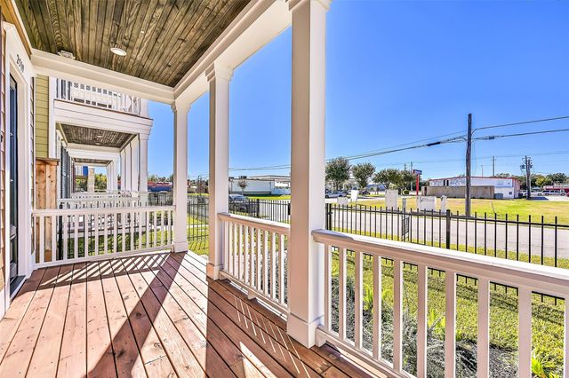 2519 S Houston Avenue, Pearland, TX 77581
