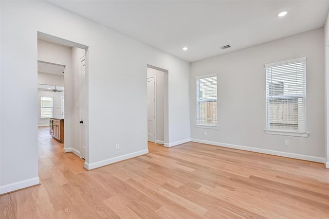 2519 S Houston Avenue, Pearland, TX 77581