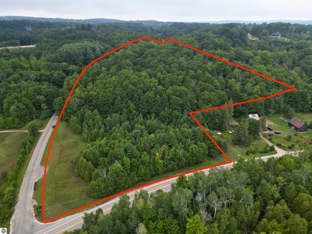 Image 5 of property listing at 0000 W Harbor Highway, Maple City, MI 49664