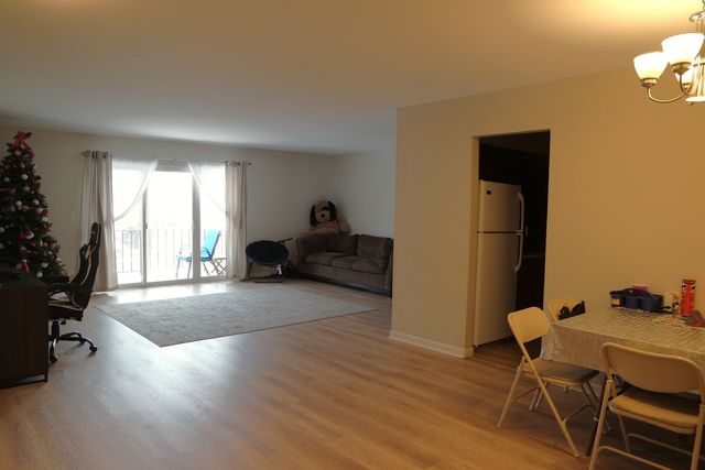 10381 Dearlove Road 2K, Glenview, IL 60025