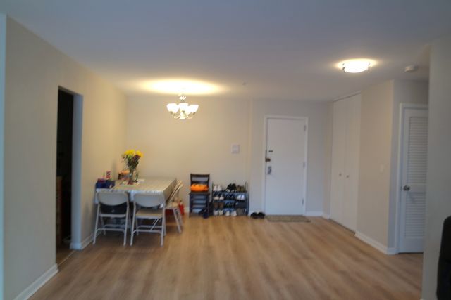 10381 Dearlove Road 2K, Glenview, IL 60025