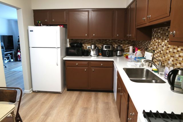 10381 Dearlove Road 2K, Glenview, IL 60025