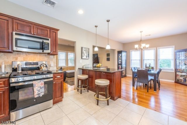 52 Redman Pl, Totowa Boro, NJ 07512