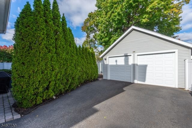 52 Redman Pl, Totowa Boro, NJ 07512