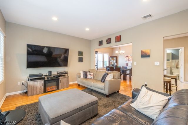 52 Redman Pl, Totowa Boro, NJ 07512