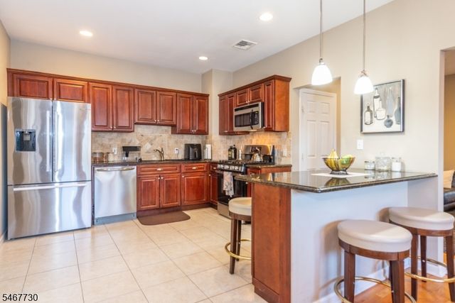 52 Redman Pl, Totowa Boro, NJ 07512