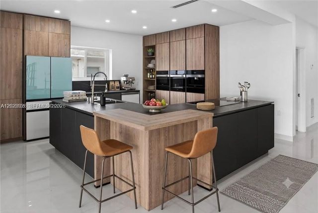 1101 S Shore Drive 1, Miami Beach, FL 33141