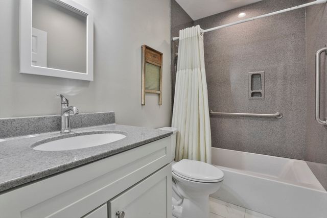 19 W Main St 12, Merrimac, MA 01860