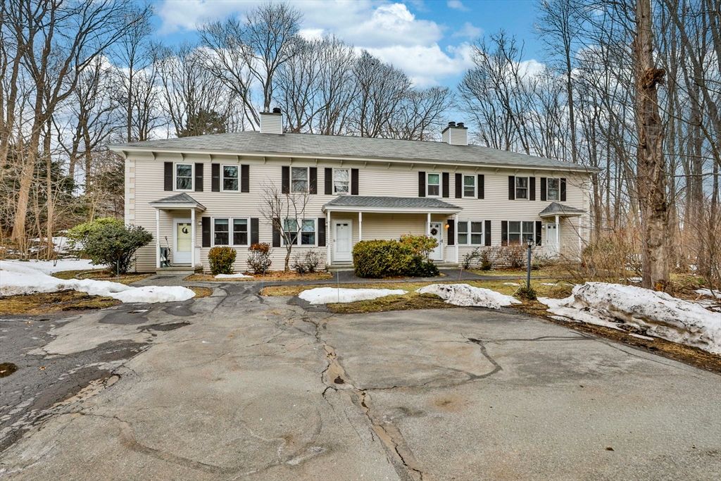 19 W Main St 12, Merrimac, MA 01860