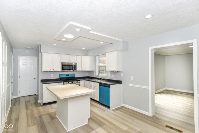 6035 Buckskin Court, Indianapolis, IN 46250