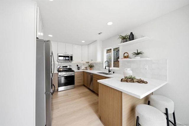 4325 Via Tercero, Oceanside, CA 92056