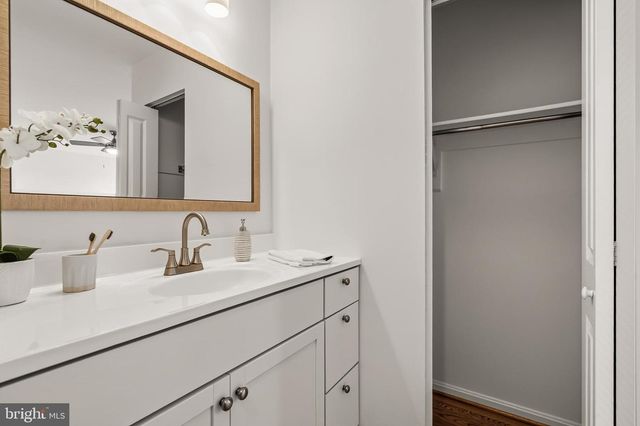 9637 SCOTCH HAVEN DR, Vienna, VA 22181