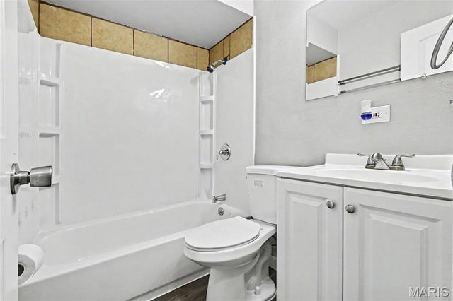 6706 Vineland Drive, Hazelwood, MO 63042