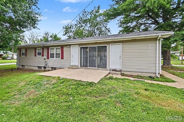 6706 Vineland Drive, Hazelwood, MO 63042